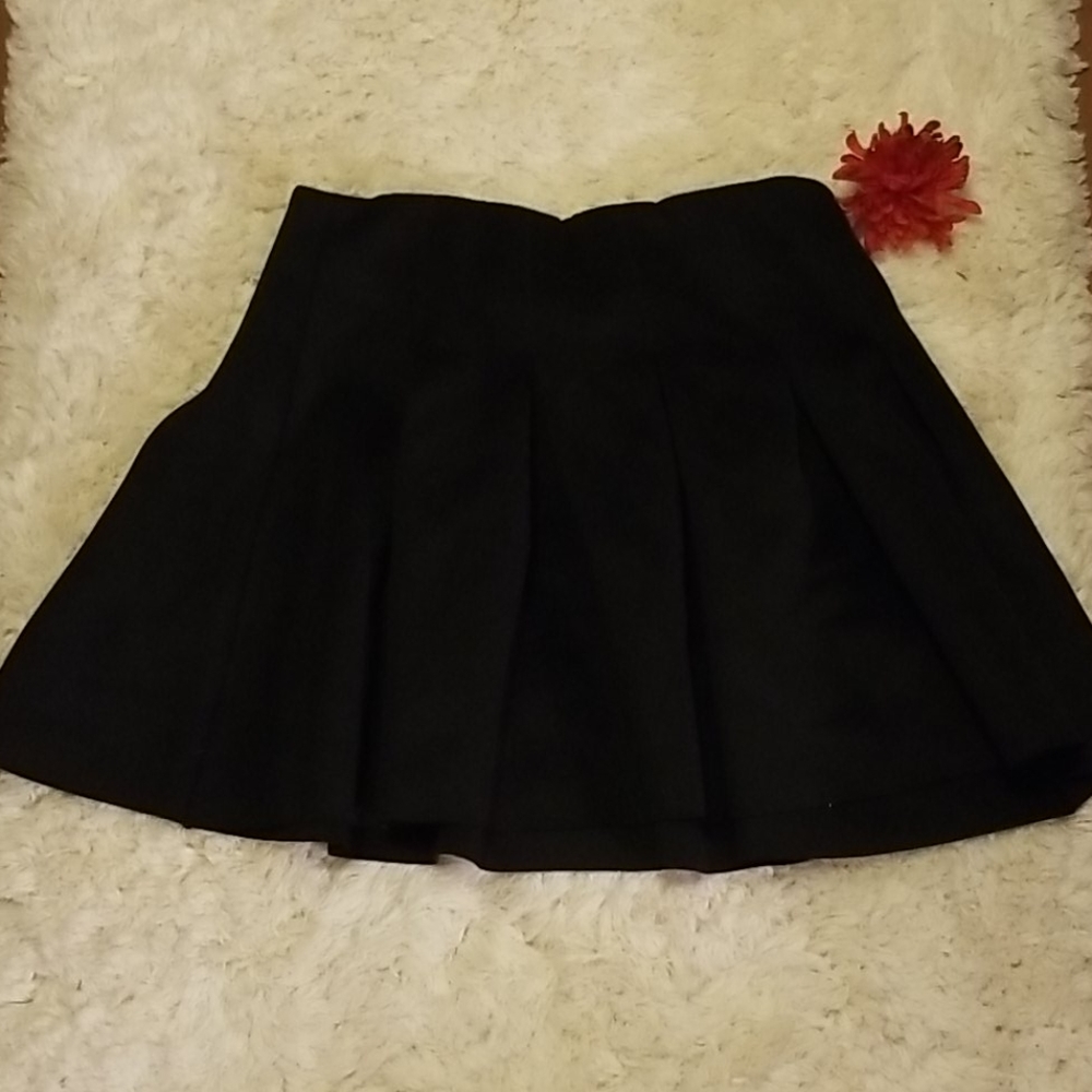Lovers + friends size large black skirt